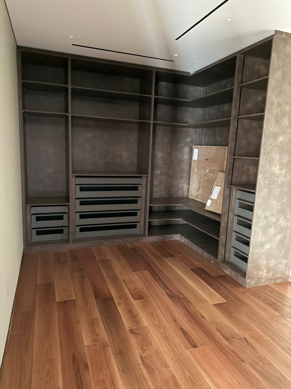 2025 06 01 at 18.09.28 (4)